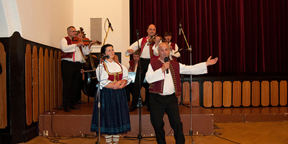 Cimbálová muzika Polajka bude hostit další ročník Setkání na zámku